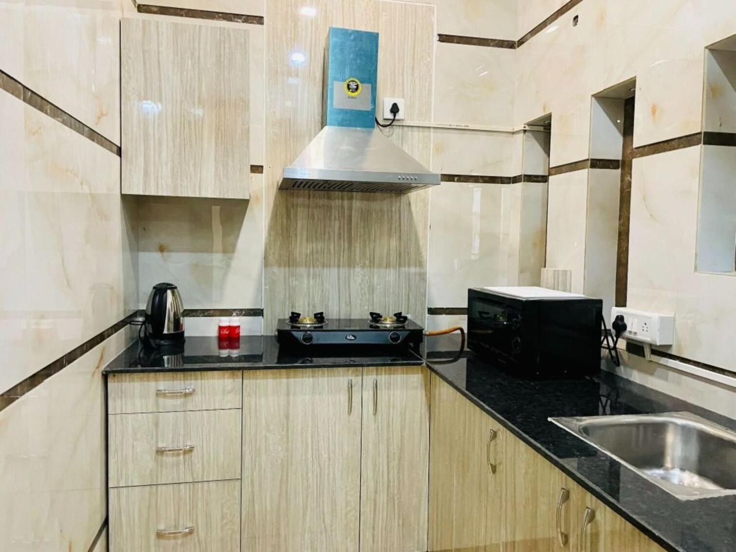 Bluo 1Bhk - Dlf Cybercity, Balcony, Lift, Parking คูร์เคาน์ ภายนอก รูปภาพ